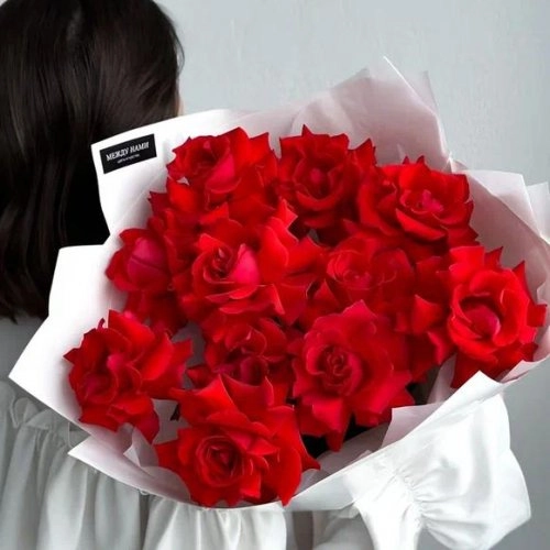 Букет из 11 вывернутых роз сорта Нина