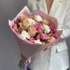 Букет яркий микс из альстромерий и роз в Тюмени