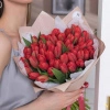 Букет из 51 красного тюльпана